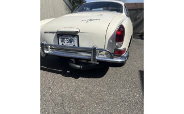 Volkswagen-Karmann-ghia-1971-White-Black-6