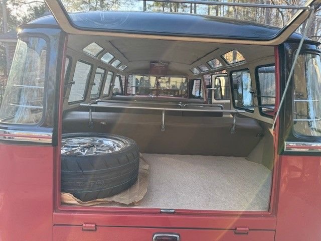 Volkswagen-Microbus-1957-red-and-black-Beige-13