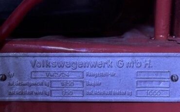Volkswagen-Microbus-1957-red-and-black-Beige-16