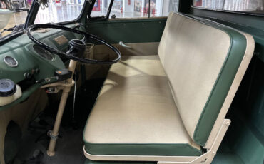Volkswagen-Military-Bus-1975-Wagon-11