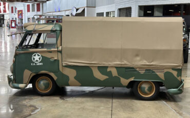 Volkswagen-Military-Bus-1975-Wagon-2