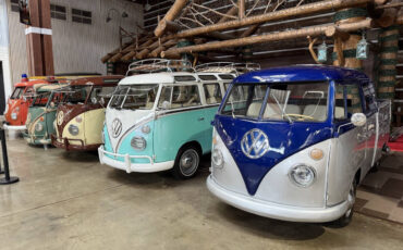 Volkswagen-Military-Bus-1975-Wagon-27