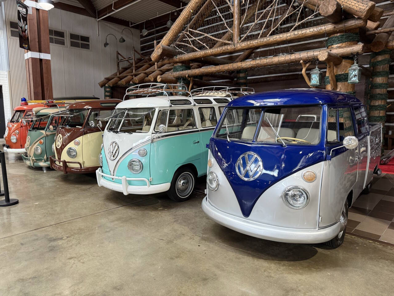 Volkswagen-Military-Bus-1975-Wagon-27
