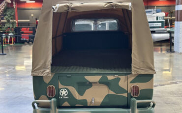 Volkswagen-Military-Bus-1975-Wagon-4