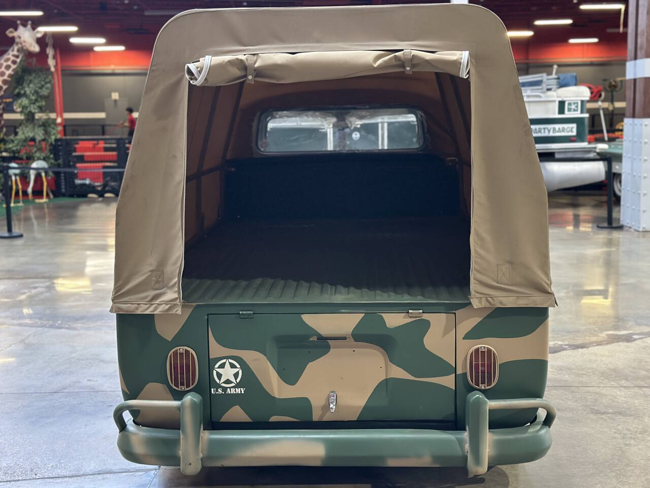 Volkswagen-Military-Bus-1975-Wagon-4