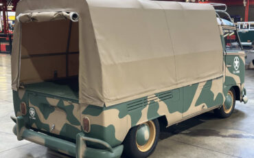 Volkswagen-Military-Bus-1975-Wagon-5