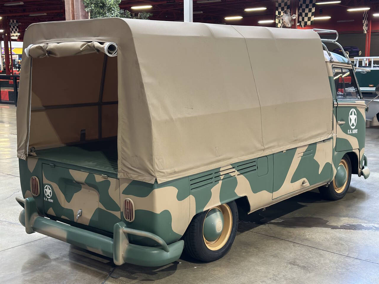 Volkswagen-Military-Bus-1975-Wagon-5