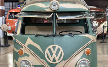 Volkswagen-Military-Bus-1975-Wagon-8