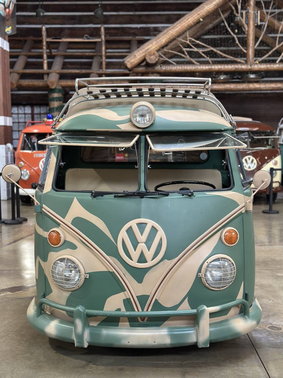 Volkswagen-Military-Bus-1975-Wagon-9