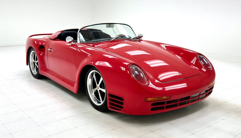 Volkswagen-Other-1969-Guards-Red-Black-2