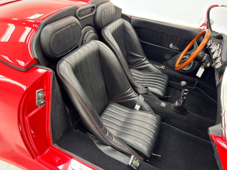Volkswagen-Other-1969-Guards-Red-Black-27