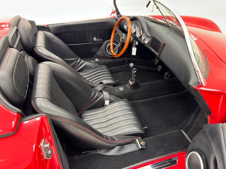 Volkswagen-Other-1969-Guards-Red-Black-28