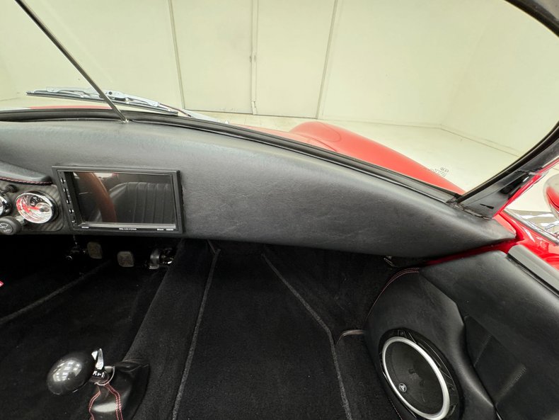 Volkswagen-Other-1969-Guards-Red-Black-33