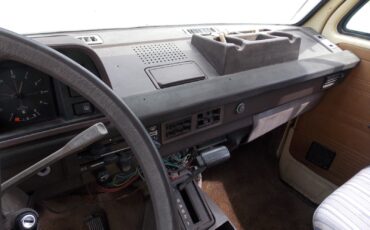 Volkswagen-Other-1981-Minivan-37