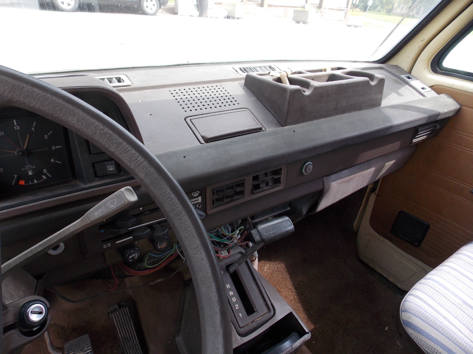 Volkswagen-Other-1981-Minivan-37
