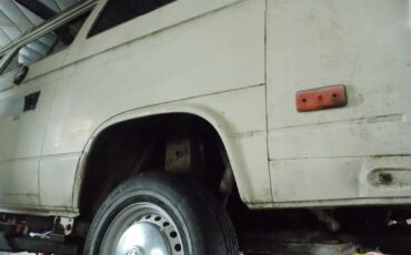 Volkswagen-Other-1981-Minivan-4