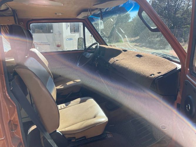 Volkswagen-Other-1982-Aswan-Brown-7
