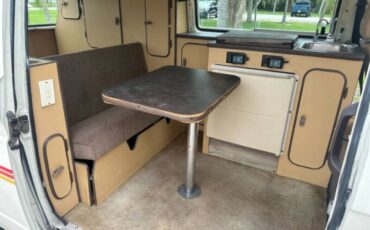 Volkswagen-Other-1983-White-Beige-12