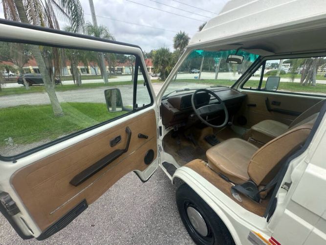 Volkswagen-Other-1983-White-Beige-17