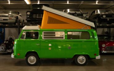 Volkswagen-Pop-Top-Camper-Van-1977-12