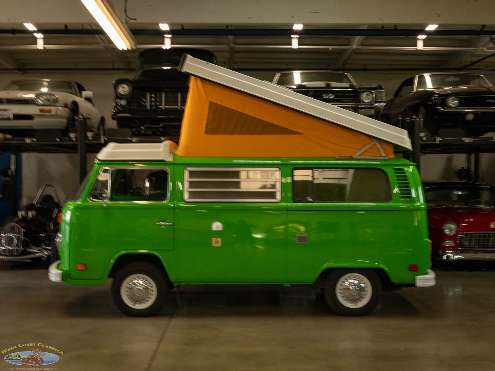 Volkswagen-Pop-Top-Camper-Van-1977-12