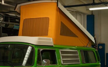 Volkswagen-Pop-Top-Camper-Van-1977-14