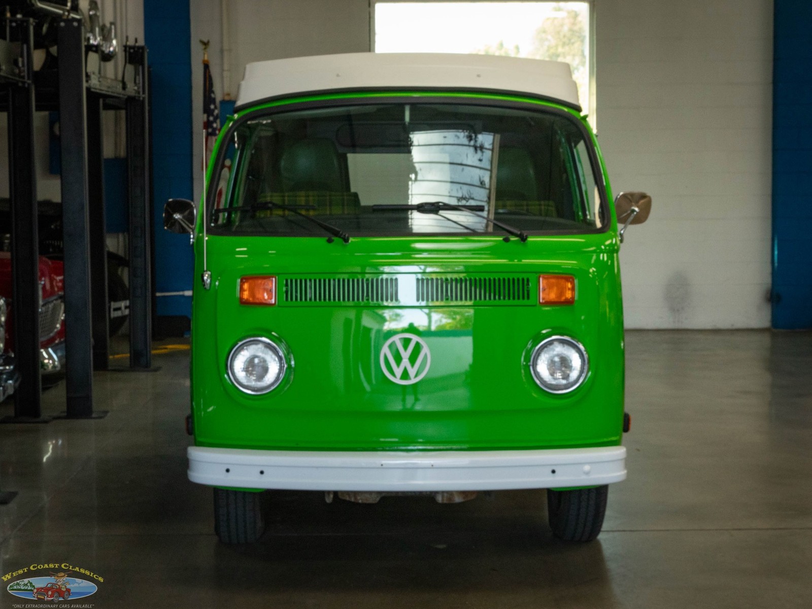 Volkswagen-Pop-Top-Camper-Van-1977-15