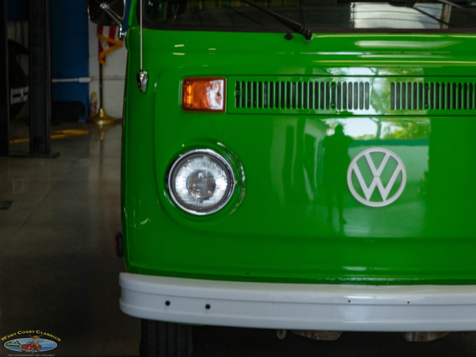 Volkswagen-Pop-Top-Camper-Van-1977-16