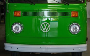Volkswagen-Pop-Top-Camper-Van-1977-17