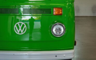 Volkswagen-Pop-Top-Camper-Van-1977-18