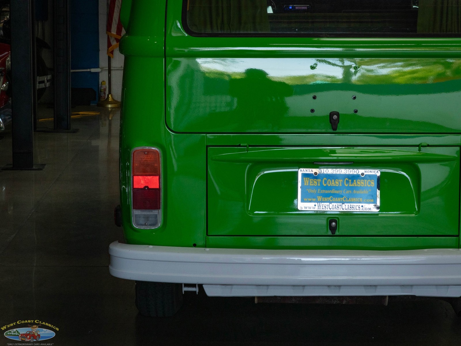 Volkswagen-Pop-Top-Camper-Van-1977-20