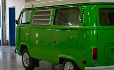 Volkswagen-Pop-Top-Camper-Van-1977-24