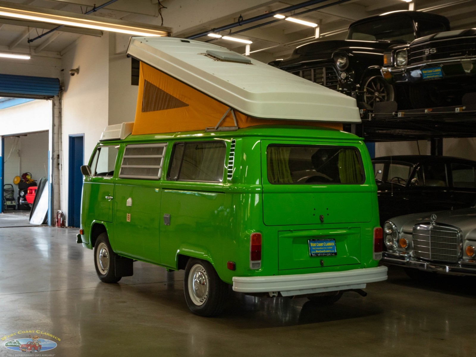 Volkswagen-Pop-Top-Camper-Van-1977-26