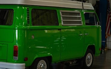 Volkswagen-Pop-Top-Camper-Van-1977-29