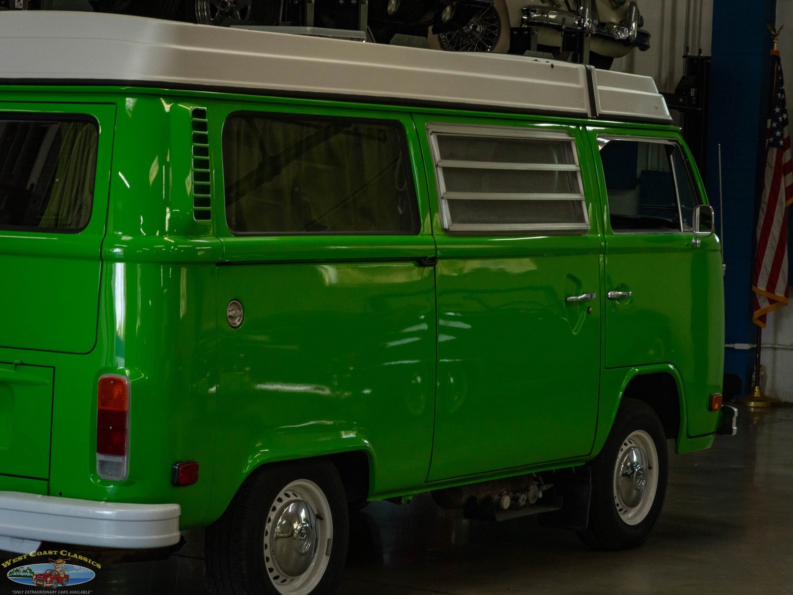 Volkswagen-Pop-Top-Camper-Van-1977-29