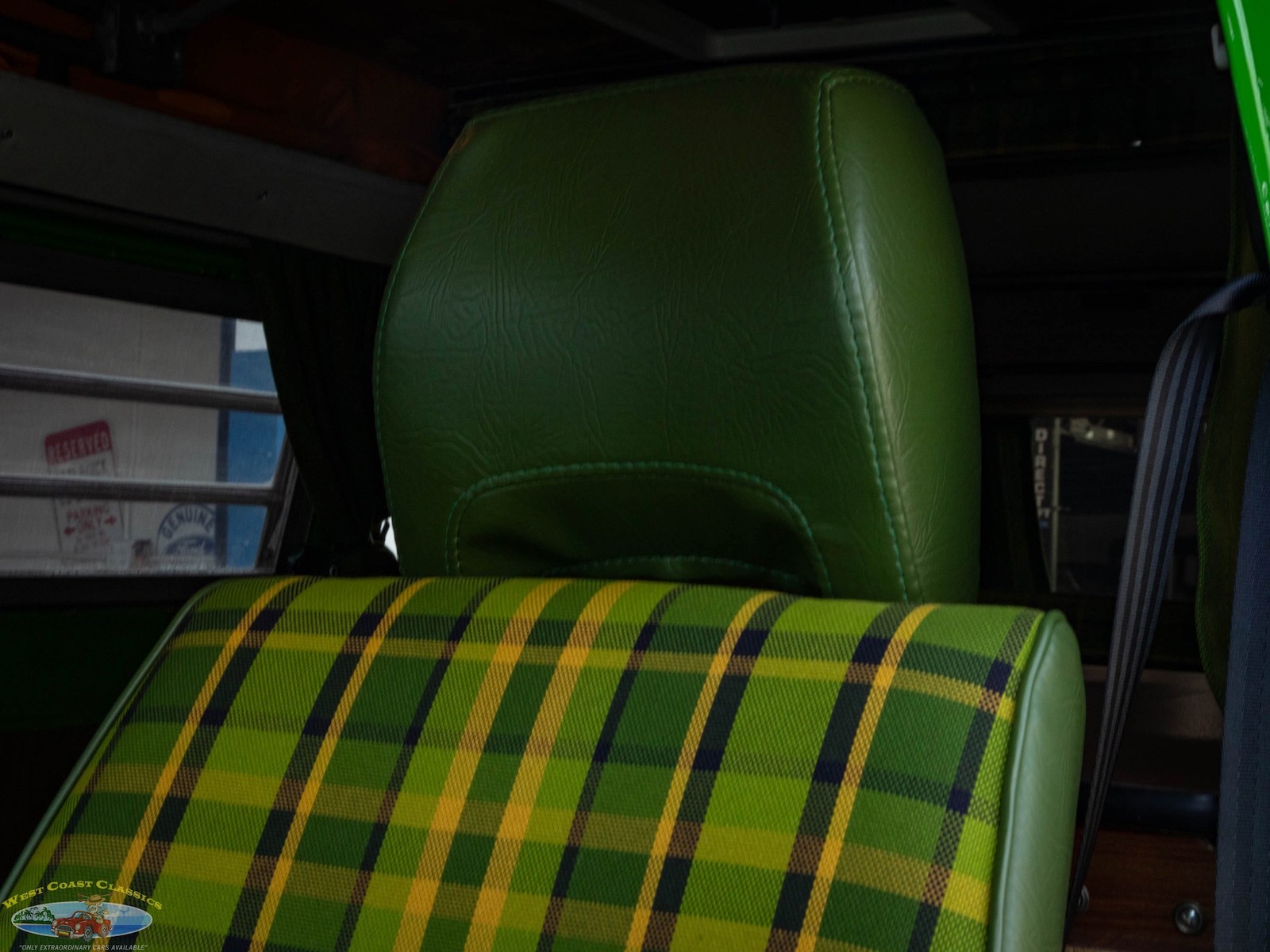 Volkswagen-Pop-Top-Camper-Van-1977-31