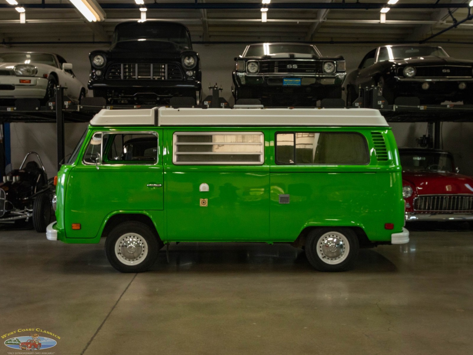 Volkswagen-Pop-Top-Camper-Van-1977-5