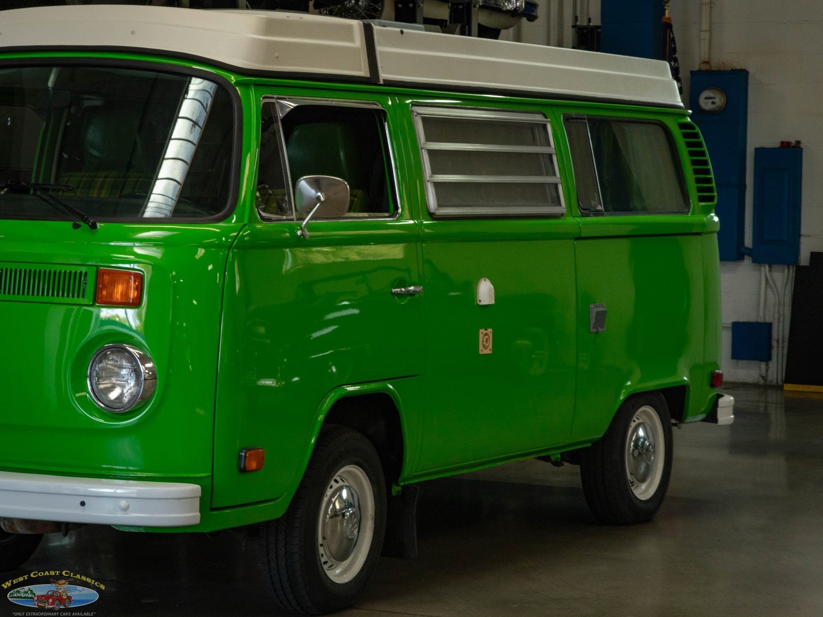 Volkswagen-Pop-Top-Camper-Van-1977-8