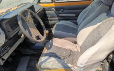 Volkswagen-Rabbit-1983-14