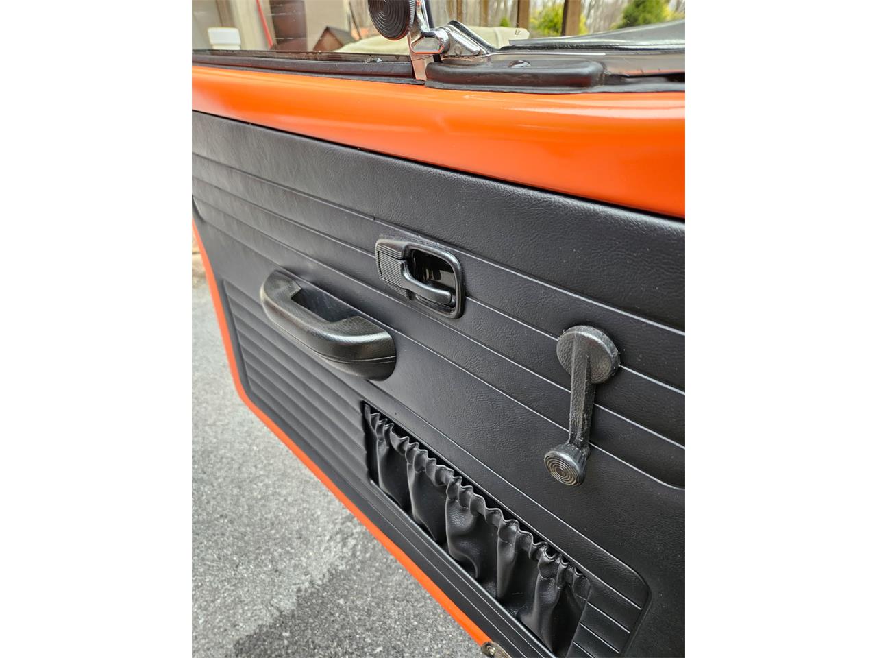 Volkswagen-Super-beetle-1971-Clementine-Orange-Black-7