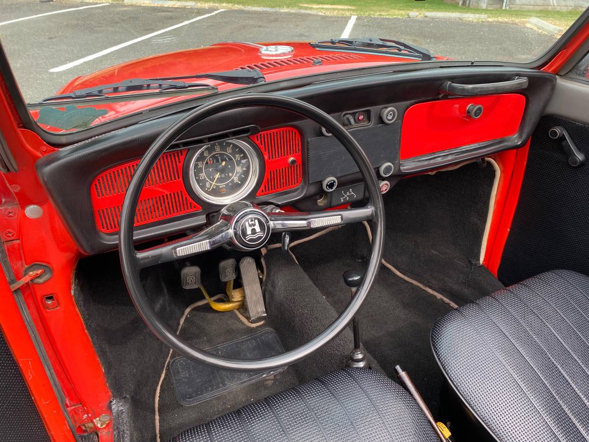 Volkswagen-Super-beetle-1971-red-14