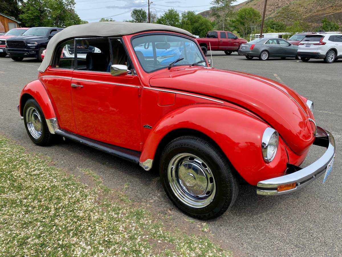 Volkswagen-Super-beetle-1971-red-4