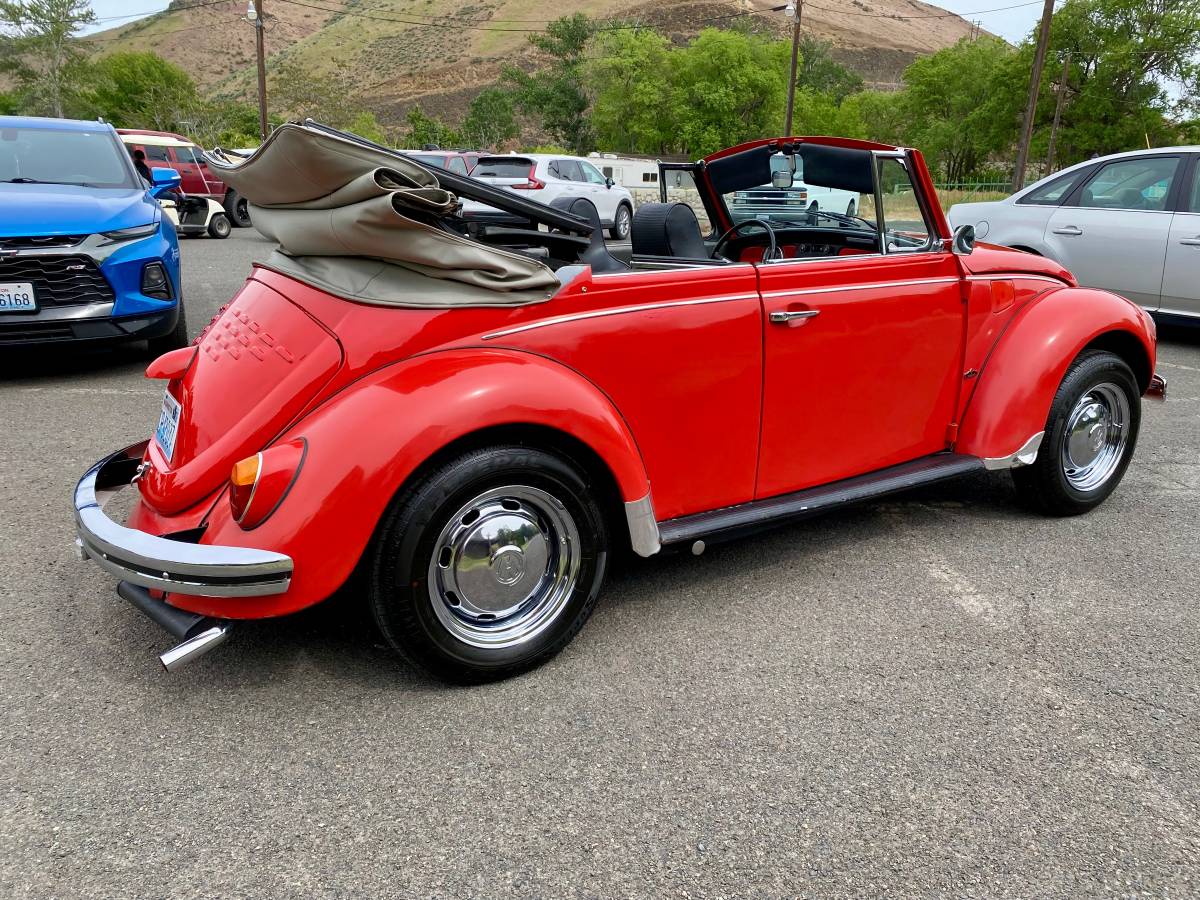 Volkswagen-Super-beetle-1971-red