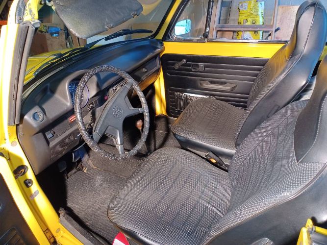 Volkswagen-Super-beetle-1975-Yellow-6