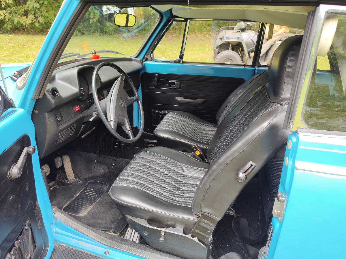 Volkswagen-Super-beetle-1975-blue-5