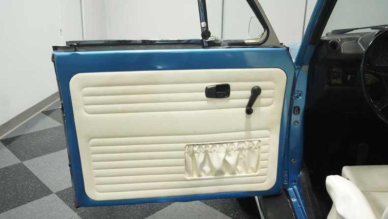 Volkswagen-Super-beetle-1978-Blue-White-38