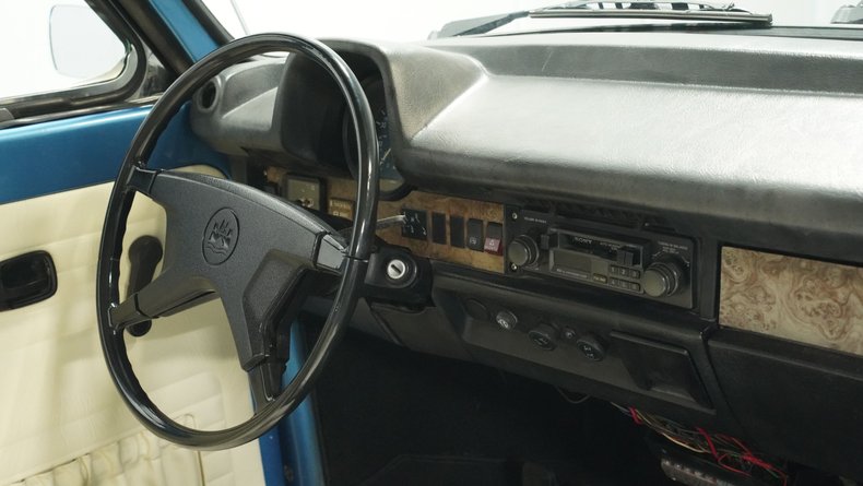 Volkswagen-Super-beetle-1978-Blue-White-47