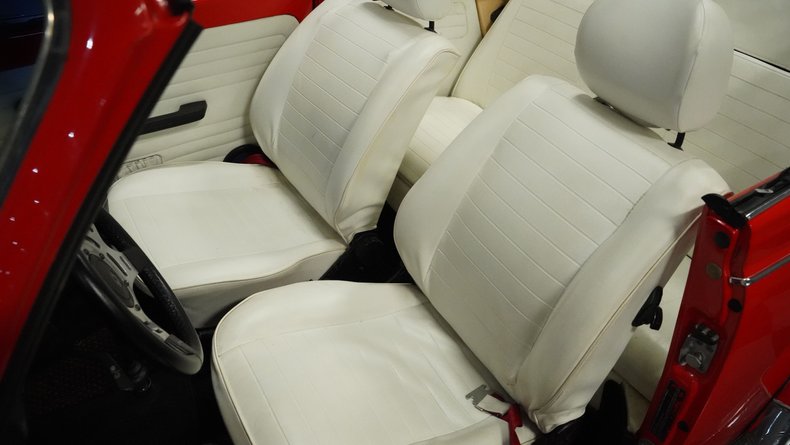 Volkswagen-Super-beetle-1979-Red-White-40