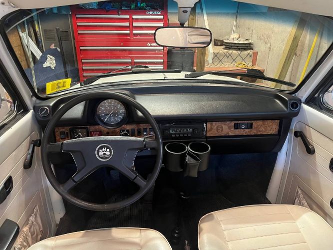 Volkswagen-Super-beetle-1979-Triple-White-5