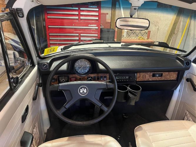 Volkswagen-Super-beetle-1979-Triple-White-6